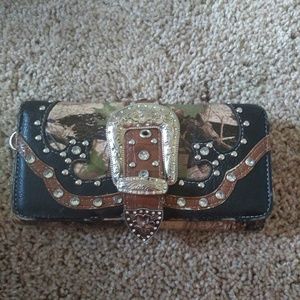 Camo wallet